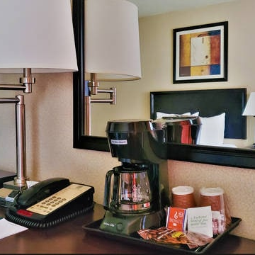 Katella Inn & Suites
